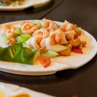 Gambas salteado con anacardo
