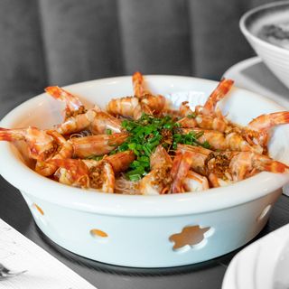 Langostino tigre al ajillo