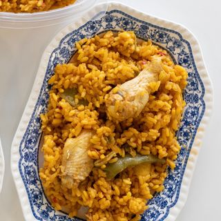 Paella de pollo y verduras