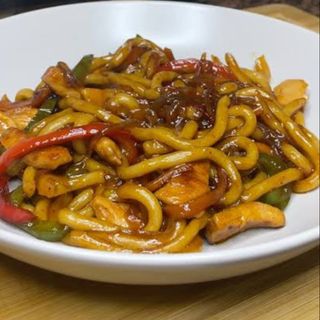 Udon Frito Con Ternera