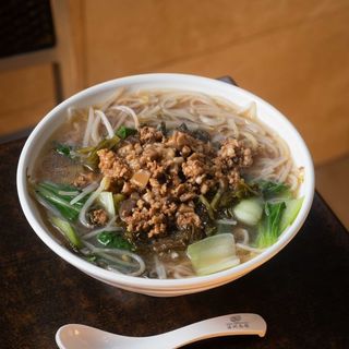 Sopa Tallarines  Ó Fideos Con Carne Y Verduras Agrias