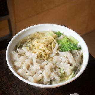 Sopa Tallarines  Ó Fideos Con Albóndigas De Pescado