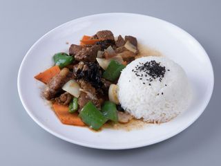 Arroz Blanco Con Ternera Y Salsa Soja