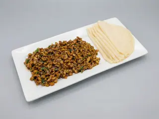Cordero Con Cilantro y Creps