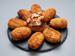 Croquetas caseras de Pollo a la Brasa (8 unidades)