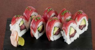 R5. Spicy Atún Ura roll (8 pzs.)