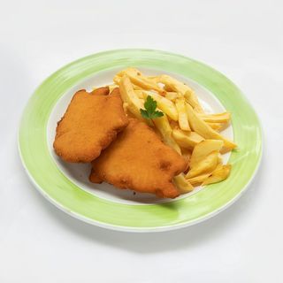 Pechugas empanadas (2 uds.) con patatas fritas