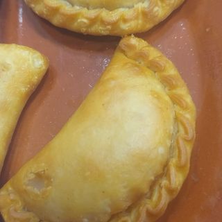 Empanadillas rellenas de atún y huevo