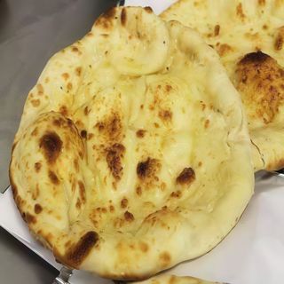 Peshawari naan (dulce)