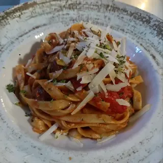 Fettuccina al ragù di funghi