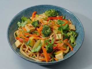 Salteado de verduras con salsa de curry