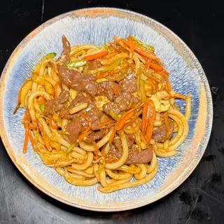 Udon con ternera y verdura