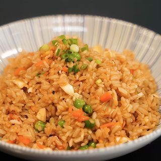 Yakimeshi gamba con verdura