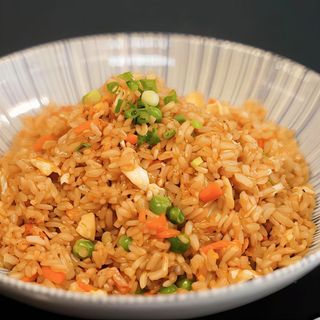 Yakimeshi huevo con verduras