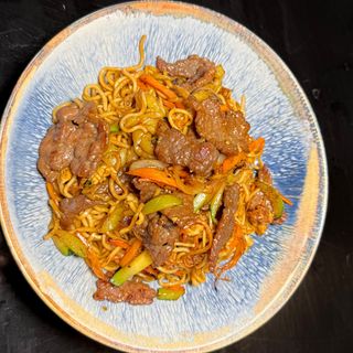 Yakisoba ternera con verduras