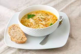 Sopa de pollo