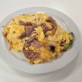 Revuelto de huevo con ternera