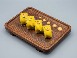 Roll Especial Rollo de Mariscos con Mango (8 uds.)