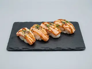 Nigiri Salmón Flameado (2 uds.)