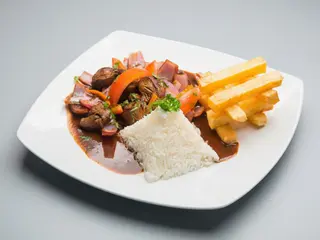 Lomo saltado