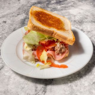 Sándwich de bacón completo