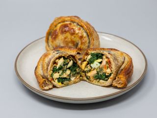 Empanada integral de pollo y espinaca