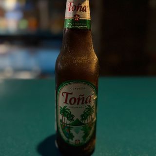 Toña cerveza Nicaragüense Pack de 6 botellines 250ml