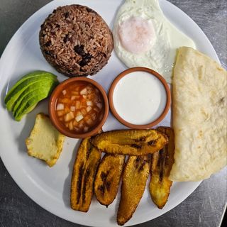 Desayuno Nica.(DISPONIBLE SIEMPRE)