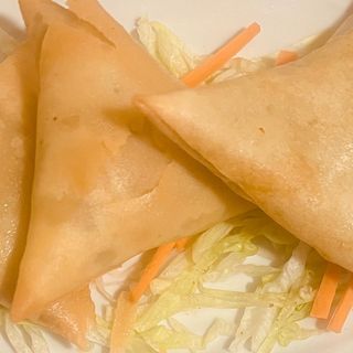 4pic samosa de pollo y 2 salas