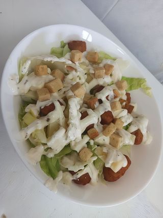 Media Ración De Ensalada César