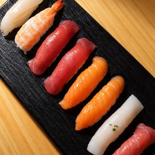 Nigiri cásico de 8 piezas