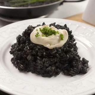 Paella Negra  (Mínimo 2 personas)
