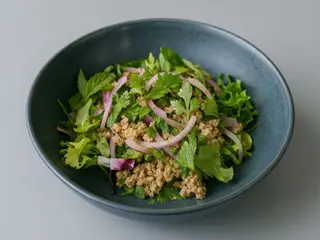 Ensalada laab gai