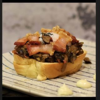 Ensalada de rulo de cabra