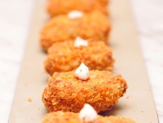 Croquetas de almogrote, espinacas y nueces (6 uds)