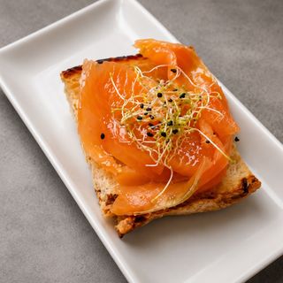 Bruschetta Salmone e Formaggi
