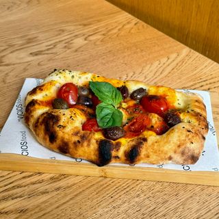 FOCACCIA PENDOLINO E OLIVE NERE