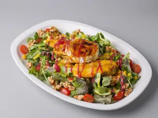 Ensalada de pollo y queso de cabra ☆