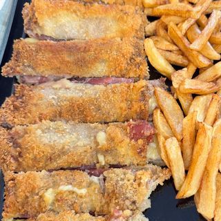 CACHOPO DE TERNERA CON JAMON Y QUESO 