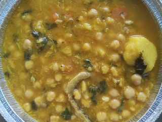 Potaje de garbanzos con bacalao