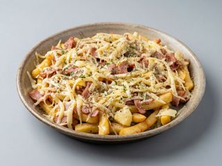 Patatas villa verde con queso y bacon