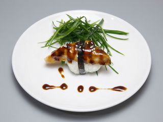 Nigiri de anguila