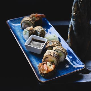 Hot prawn maki (8 piezas)