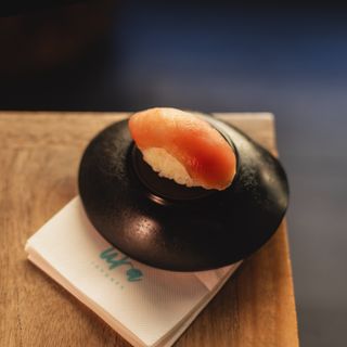 Nigiri shake de salmón (1 pieza)
