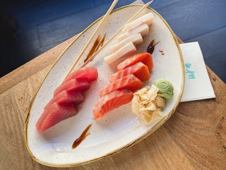 Sashimi no moriawase (12 piezas)