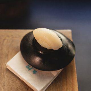 Nigiri de pez mantequilla (1 pieza)