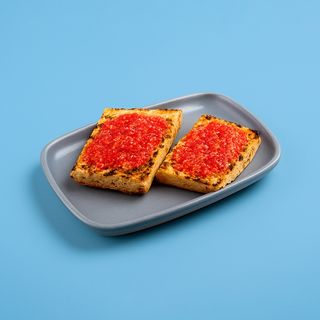  Pan con Tomate