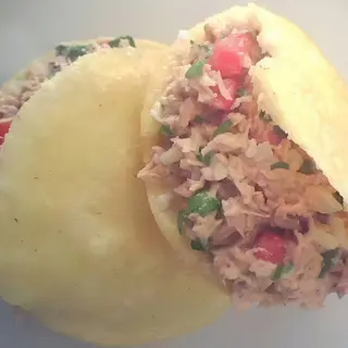 Arepa de salpicon de atun