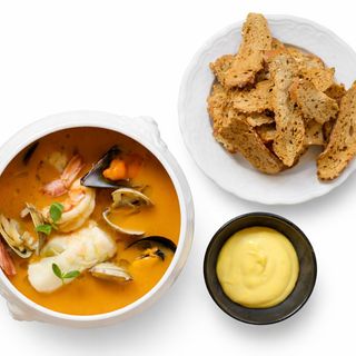 Sopa de pescado y marisco