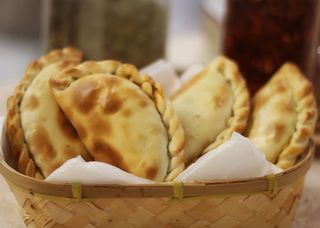 Empanada bacon, mozzarella y frutos secos